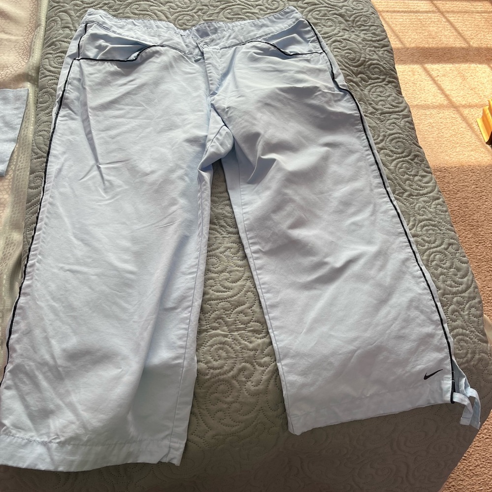 Ladies Nike capri pants. New never worn light blue size medium